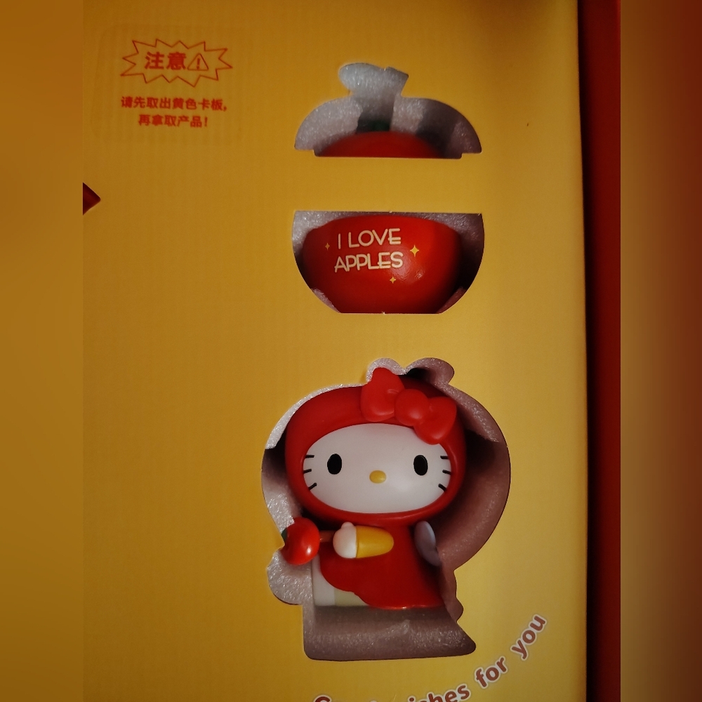 EXCLUSIVE - Hello Kitty x MarTube Aromatherapy Set - Picture 11 of 14